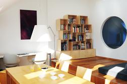 Ljubljansko mansardno stanovanje za družino, ki živi v tujini (foto)