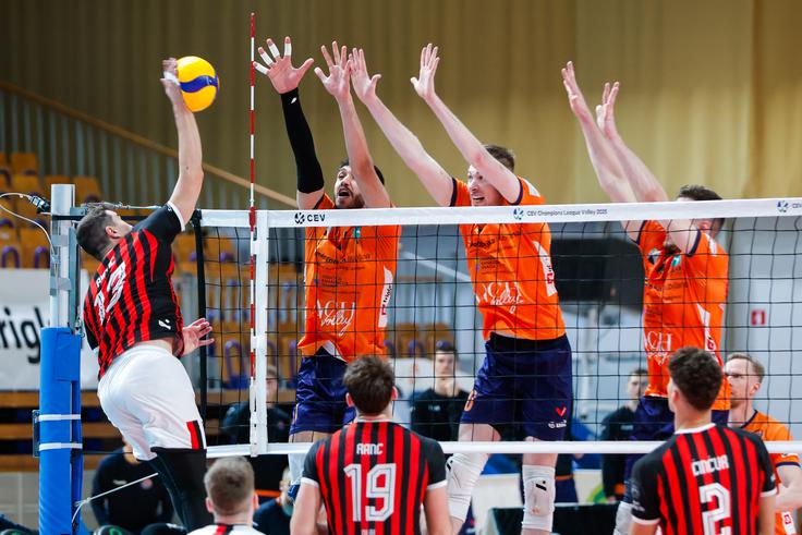 ACH Volley : Alpacem Kanal | Foto: Aleš Fevžer