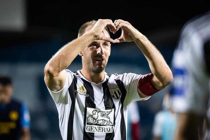 Jesenska prekmurska spopada v 1. SNL nista bila paša za oči za ljubitelje zadetkov. Mura je domačo tekmo v uvodnem krogu dobila z 1:0, zmago je zagotovil takratni kapetan Matic Maruško, ki je pozneje padel na stranski tir v klubu in se pozimi preselil k avstrijskemu nižjeligašu Pinkafeld. Dvoboj v Lendavi se je končal brez zadetkov. Podobno je bilo tudi v spomladanski uverturi. Mreži sta ostali znova nedotaknjeni. | Foto: Jure Banfi/alesfevzer.com