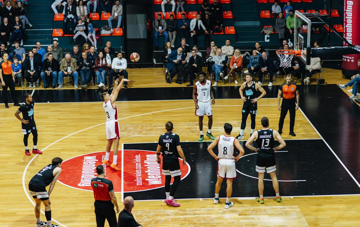Dunaj : Ilirija, Gregor Glas | Ilirija je za točko izgubila proti Dunaju. | Foto ABA liga/Dunaj