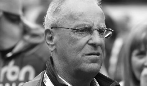 Svet smučarskih skokov žaluje