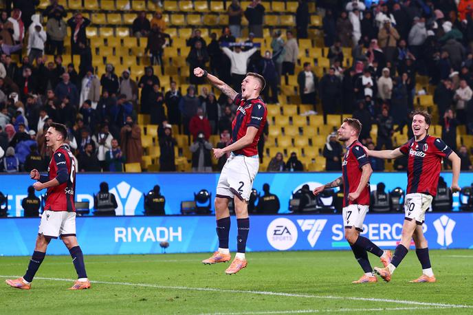 Bologna superpokal polfinale | Nogometaši Bologne so se finala veselili po izvajanju 11-metrovk. | Foto Reuters