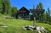 Priljubljena koča v stiski, pomagamo lahko tudi planinci