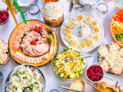 Zakaj se ob velikonočnih dobrotah tako hitro prenajemo? Razlog se skriva tudi v naši prebavi!