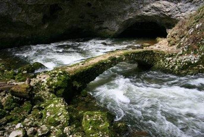 Notranjska iz globine in z višine