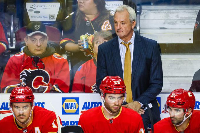 Darryl Sutter je zaustavil svoj nekdanji klub, ki je pod njegovim vodstvom pred desetimi leti osvojil prvi Stanleyjev pokal. | Foto: Reuters