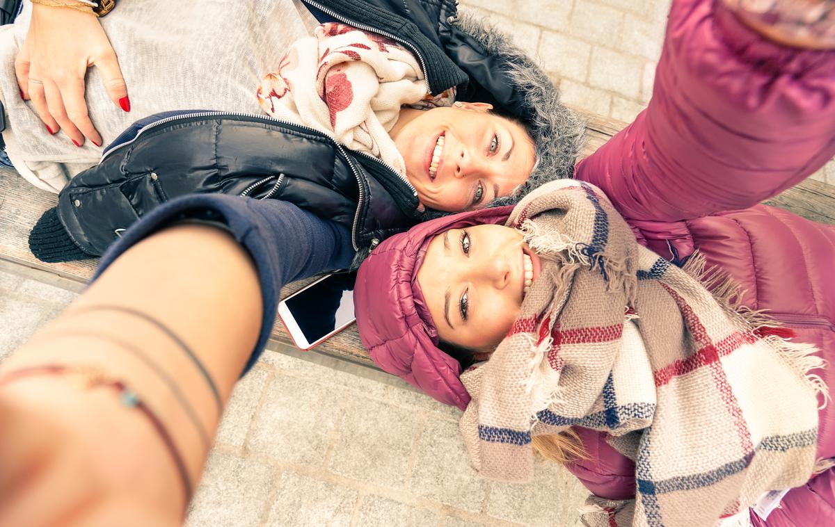 Par, selfie, zima | Foto Thinkstock
