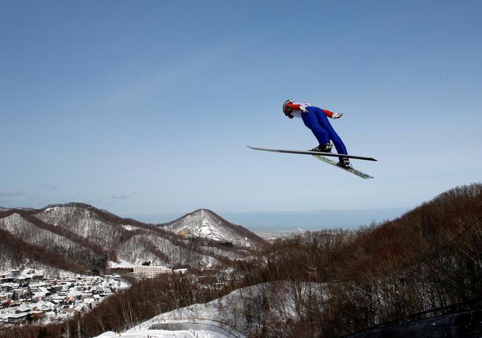 Konec tedna bodo skakalci tekmovali v Saporu. | Foto: Reuters