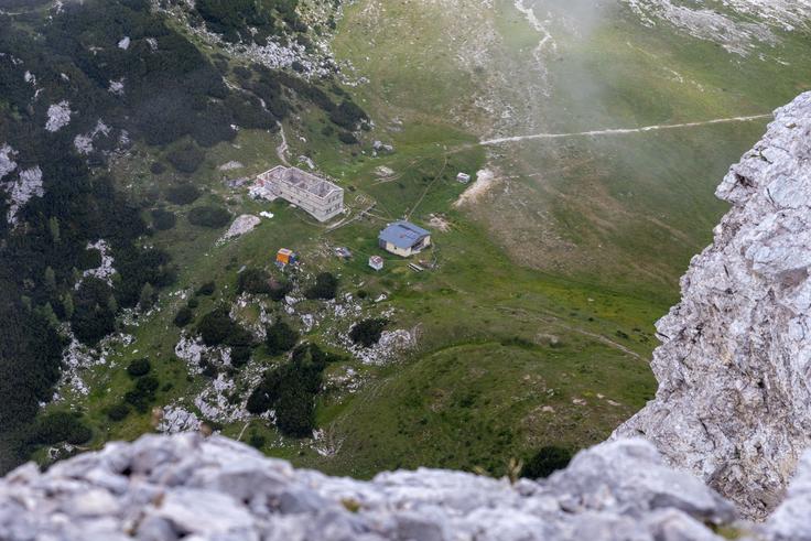 Na vrhu Lučkega Dedca se nam odpre pogled na Korošico. | Foto: Matej Podgoršek
