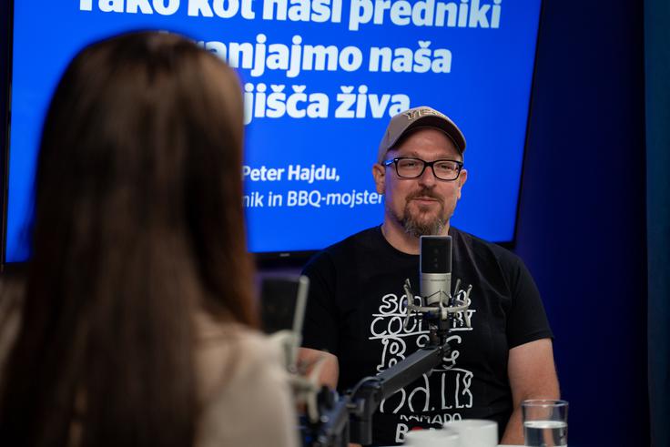 "V žaru je nekaj ritualnega, nekaj, kar nas upočasni, nas vrne k pristnosti." | Foto: Liam Toni Šironjič