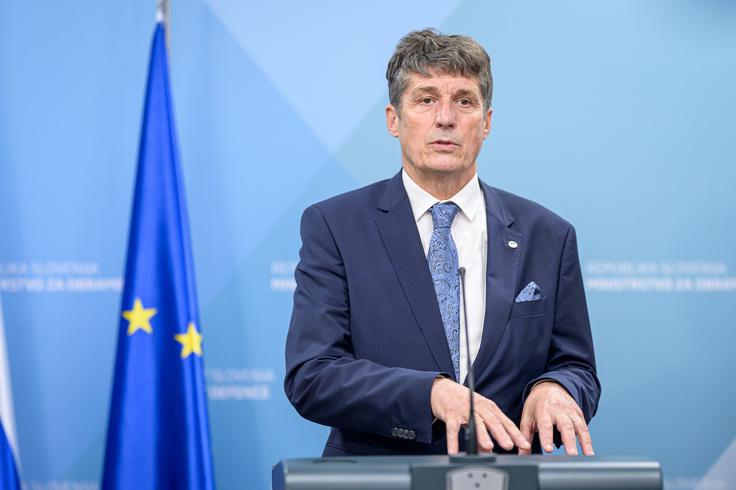 Dosedanji minister Borut Sajovic je ponovno ocenil, da predaja sistem v dobri kondiciji. | Foto: STA