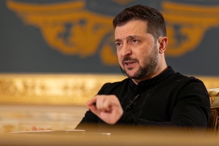 Ukrajinski predsednik Volodimir Zelenski računa na to, da bodo ZDA Ukrajini dovolile uporabo ameriških oborožitvenih sistemov dolgega dosega za cilje v Rusiji. | Foto: Reuters