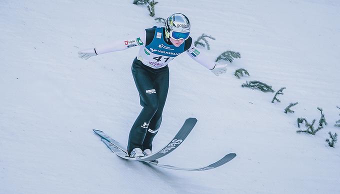 Anže Lanišek je bil z devetim mestom najboljši slovenski skakalec na nedeljski tekmi. | Foto: Sportida