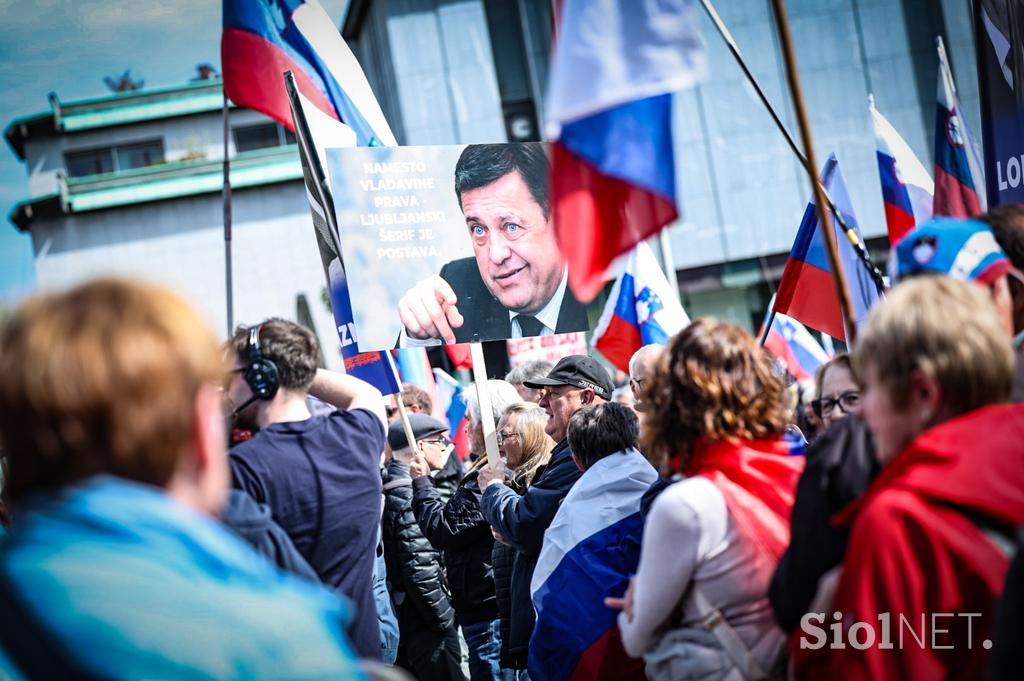 Protestni shod pred DZ-jem