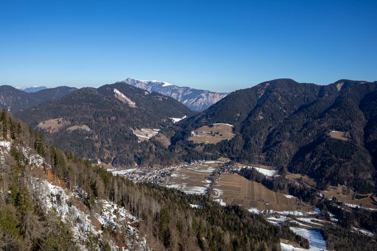 Pogled z Velikega Vratnika v smeri Dobrača. | Foto: Matej Podgoršek