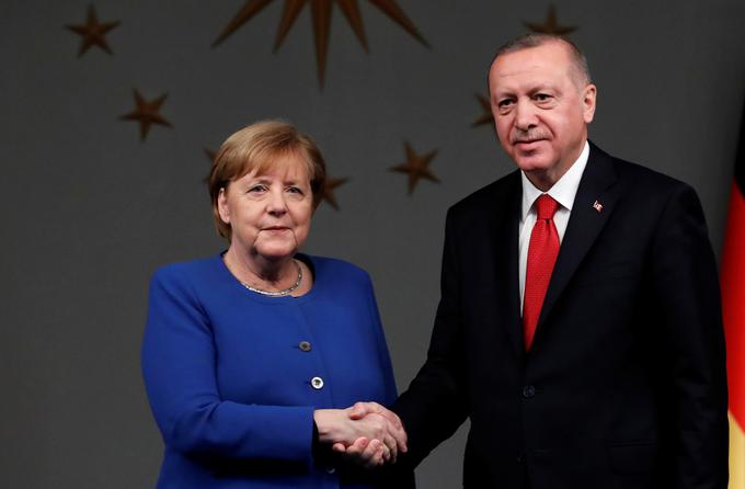 Nemški mediji poročajo, da je nemška kanclerka Angela Merkel preprečila oborožen spopad med Turčijo in Grčijo. Turški predsednik Recep Tayyip Erdogan naj bi po posredovanju Merklove popustil. | Foto: Reuters