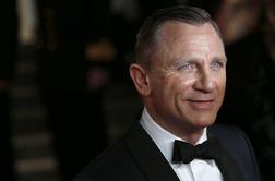 Daniel Craig je moral v avtošolo