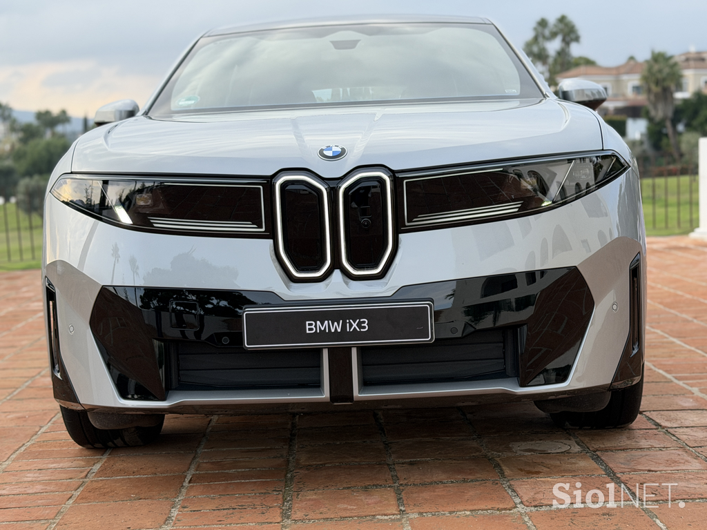 BMW iX3