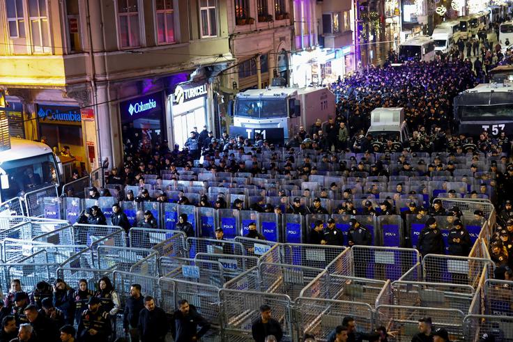 Istanbul, protest žensk | Foto: Reuters