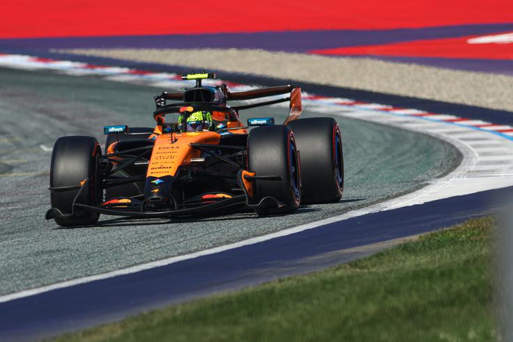 Lando Norris na petkovem treningu v Silverstonu, kjer je lani dosegel svojo prvo domačo zmago. | Foto: Guliverimage