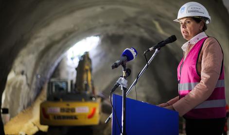 Bratušek Korošcem obljublja luč na koncu predora