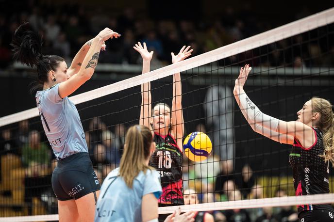 Odbojkarski pokal Slovenije, Calcit Volley - Nova KBM Branik | Kamničanke gostijo Mariborčanke. | Foto Jure Banfi