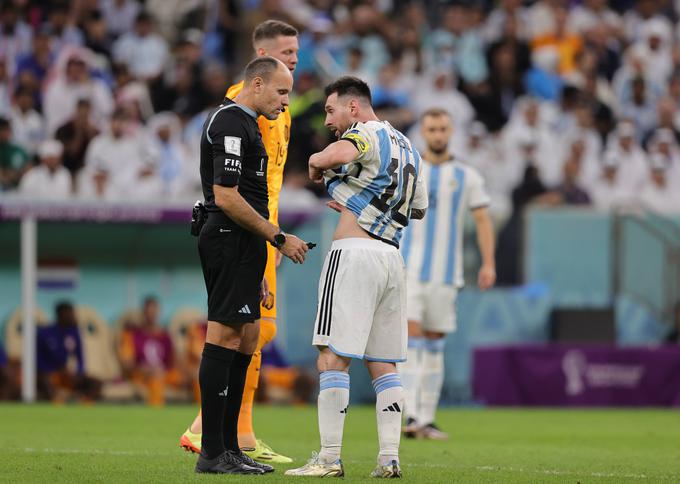 Španski sodnik Miguel Mateu Lahoz je na tekmi med Argentino in Nizozemsko podelil kar 18 rumenih kartonov. | Foto: Guliverimage/Vladimir Fedorenko