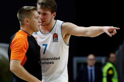 Po burnem torkovem večeru: Luka Dončić kaznovan #video