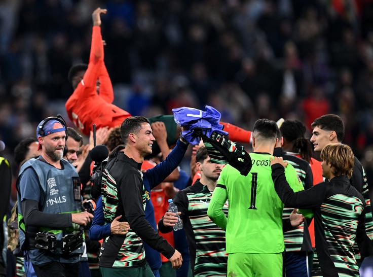 Cristiano Ronaldo želi s Portugalsko osvojiti tudi svetovni naslov. Željo bo skušal uresničiti leta 2026 na drugi strani velike luže. | Foto: Reuters