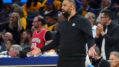 Afera v ligi NBA: zaradi spolnega odnosa s sodelavko je ostal brez dela