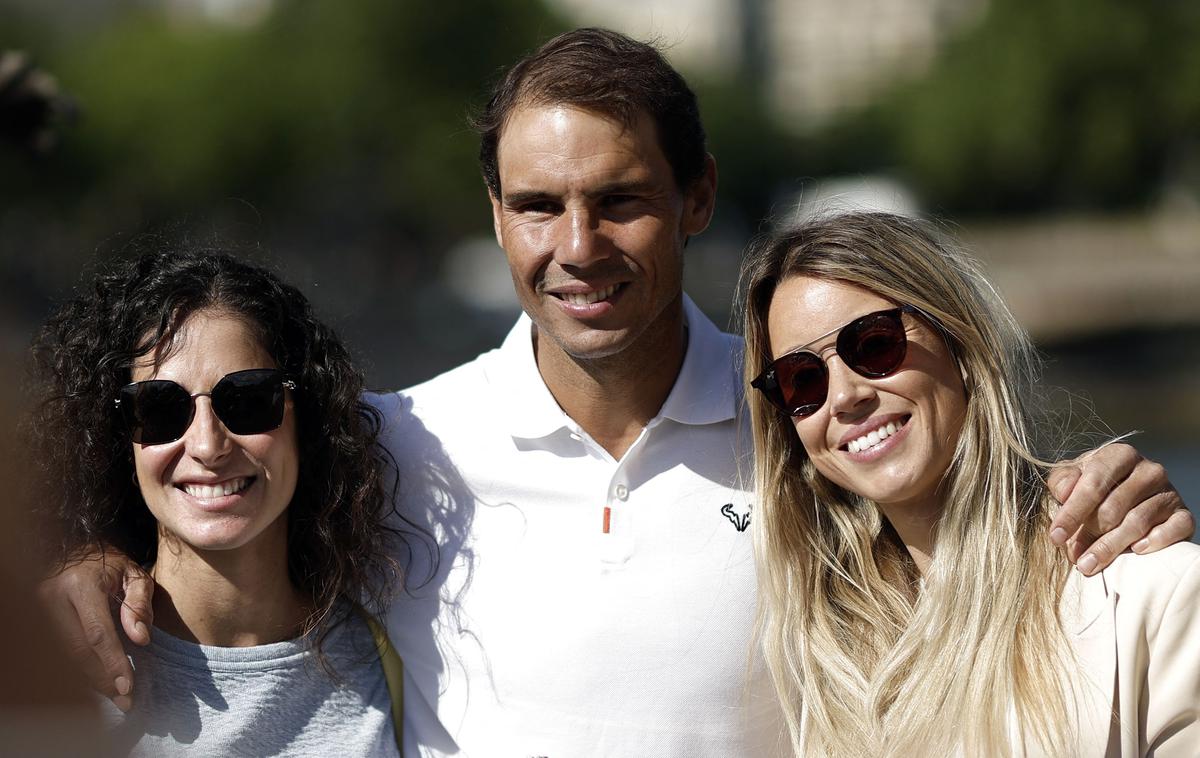 Rafael Nadal | Rafaela Nadala velikokrat na turnirjih spremljata sestra Maria Isabel Nadal (levo) in njegova žena Maria Francisca Perello (desno). | Foto Reuters