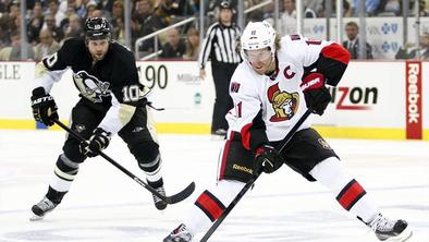Pittsburgh s Crosbyjevim hat-trickom že na pol poti