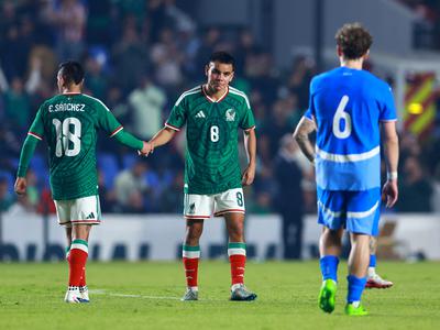 Mehika pod strogimi varnostnimi pogoji ugnala Islandijo