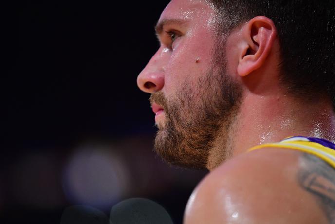 Fantastičen šov Luke Dončića proti Chicagu, Lakersi nadaljujejo zmagoviti niz #video