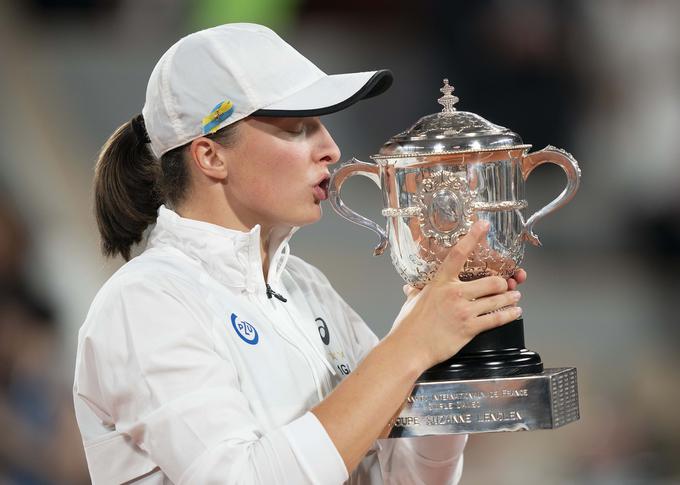 Te dni je v javnost prišla informacija, da se bo prva igralka sveta po turnirju v Wimbledonu udeležila tudi ekshibicijskega turnirja za podporo Ukrajini. | Foto: Reuters