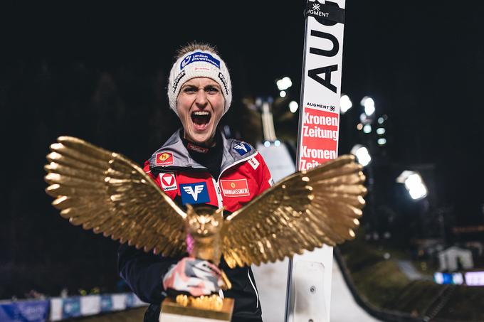 Zlata sova je znova ostala v rokah Avstrijke. Po Mariti Kramer jo je osvojila Eva Pinkelnig. | Foto: Blaž Weindorfer/Sportida