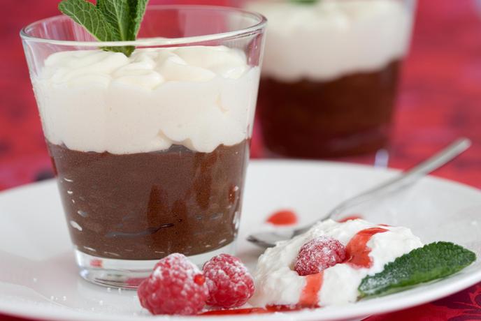 Praznični recept: Preprost čokoladni mousse z lešniki