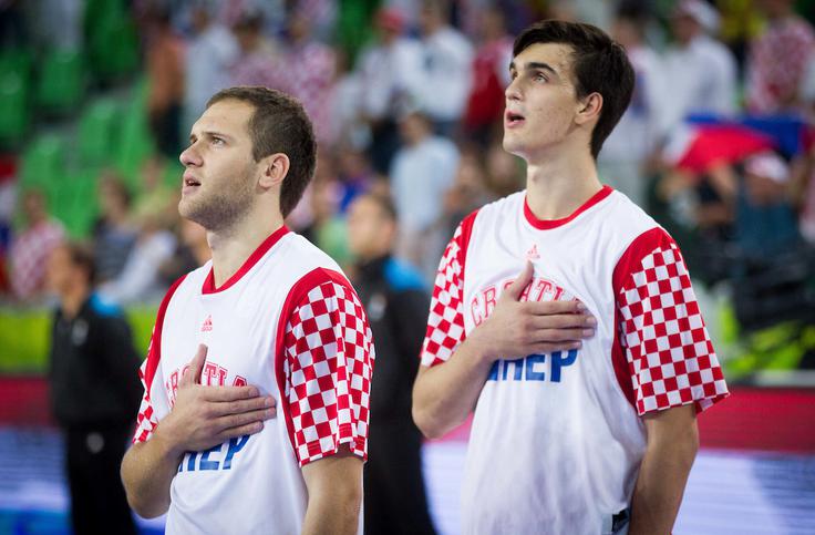 Bojan Bogdanović in Dario Šarić bosta glavna aduta Hrvaške. | Foto: Vid Ponikvar