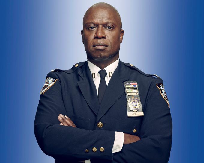 Andre Braugher kot policijski načelnik Raymond Holt v seriji Brooklyn Nine-Nine | Foto: Profimedia