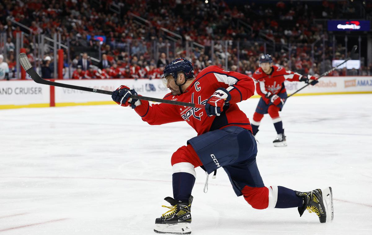 Alex Ovechkin | Ruski zvezdnik je le še gol oddaljen od velikega mejnika, ko bo postal prvi igralec z 900 goli v ligi NHL. | Foto Reuters