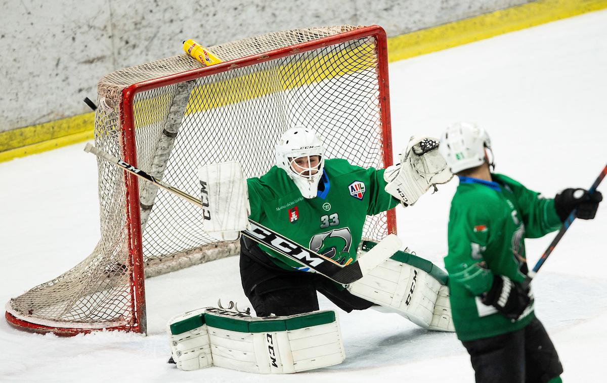 HK SŽ Olimpija, Lustenau, Alpska liga | Hokejisti Olimpije v četrtek začenjajo finale Alpske lige proti najboljšemu moštvu rednega dela Val Pusterii. Prvi dve tekmi bodo odigrali v Italiji, v nedeljo ob 17.30 bodo v Tivoliju gostili prvo domačo finalno tekmo. | Foto Vid Ponikvar