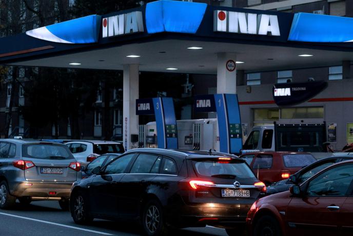 Cene goriv na Hrvaškem v nebo: do 1,86 evra na liter