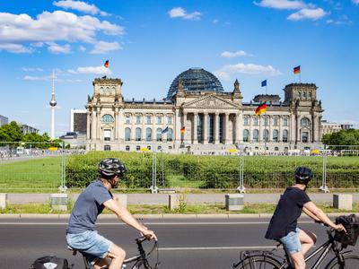 V Berlinu vse pogosteje opažajo drone, minister svari pred napadi na Bundestag