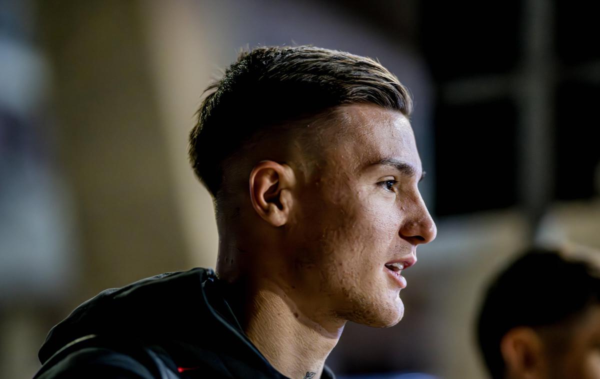 Benjamin Šeško | Benjamin Šeško je že v Manchestru, kjer ga že zjutraj čaka zdravniški pregled, nato podpis pogodbe z Manchester Unitedom, v soboto pa uradna predstavitev. | Foto Guliverimage
