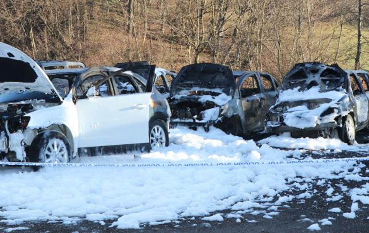 Požar vozila | Po nestrokovni oceni je nastalo med 40 tisoč in 45 tisoč evri škode. | Foto PU Murska Sobota