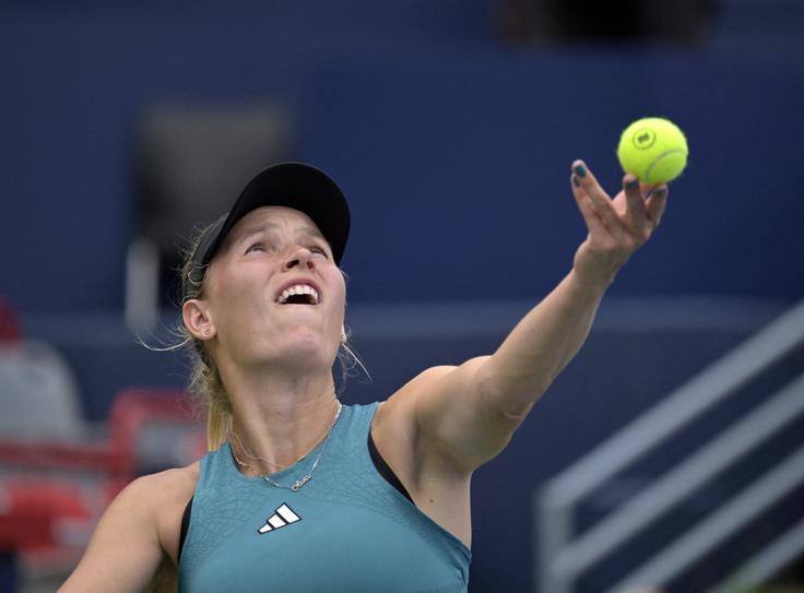 Caroline Wozniacki je po treh letih in pol odsotnosti s teniških igrišča spet zmagala. | Foto: Reuters