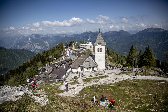 Svete Višarje | Srečanje Slovencev iz matične, zamejske in izseljenske Slovenije poteka vsako leto prvo nedeljo v avgustu na Svetih Višarjah. Lani je bilo odpovedano zaradi ujme, ki je prizadela Slovenijo in del zamejstva. | Foto Ana Kovač