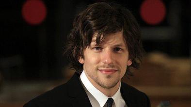 Jesse Eisenberg: nesramen ali preprosto neroden?