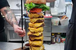 Padel nov rekord: v 11 minutah pojedel trikilogramski burger #video