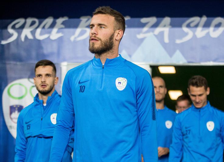 Maribor bi se lahko v play-offu lige prvakov pomeril s Ferencvarošem, za katerega redno nastopa slovenski reprezentant Miha Blažič.  | Foto: Vid Ponikvar